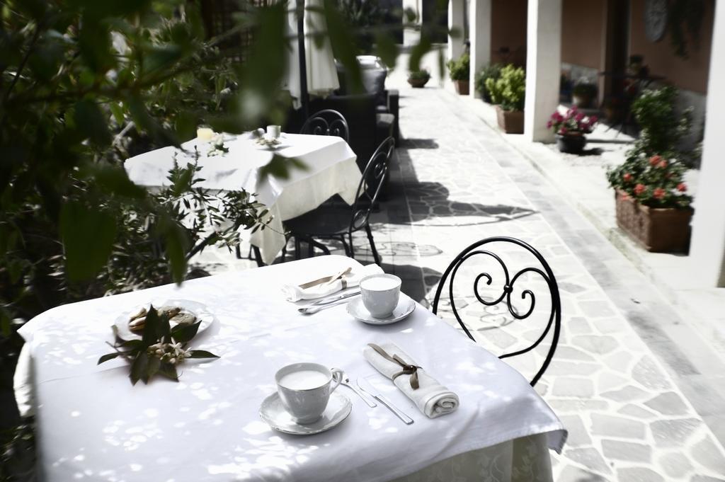לינה וארוחת בוקר Mores Il Giardino Degli Aranci מראה חיצוני תמונה